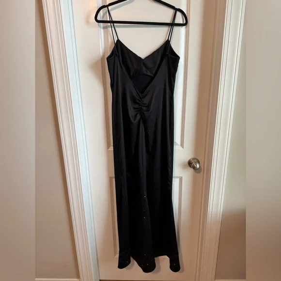 Elegant Black Beaded Prom Dress - Picture 3 of 9